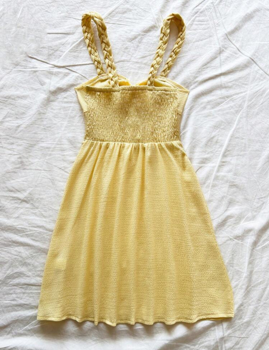 Vestido con mini cuello en V trenzado escotado A25PW010