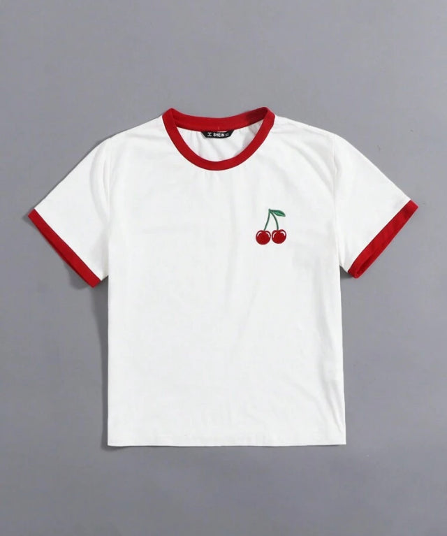 Camiseta con bordado de cerezas A25MN010
