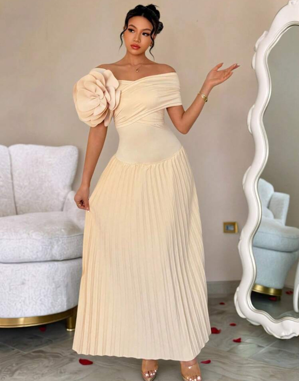 Vestido elegante plisado con flor S25UZ02