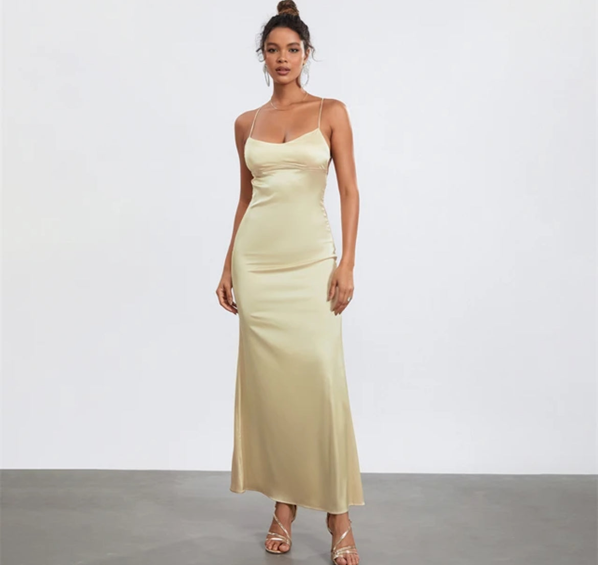 Vestido satinado verde manzana J25TI07