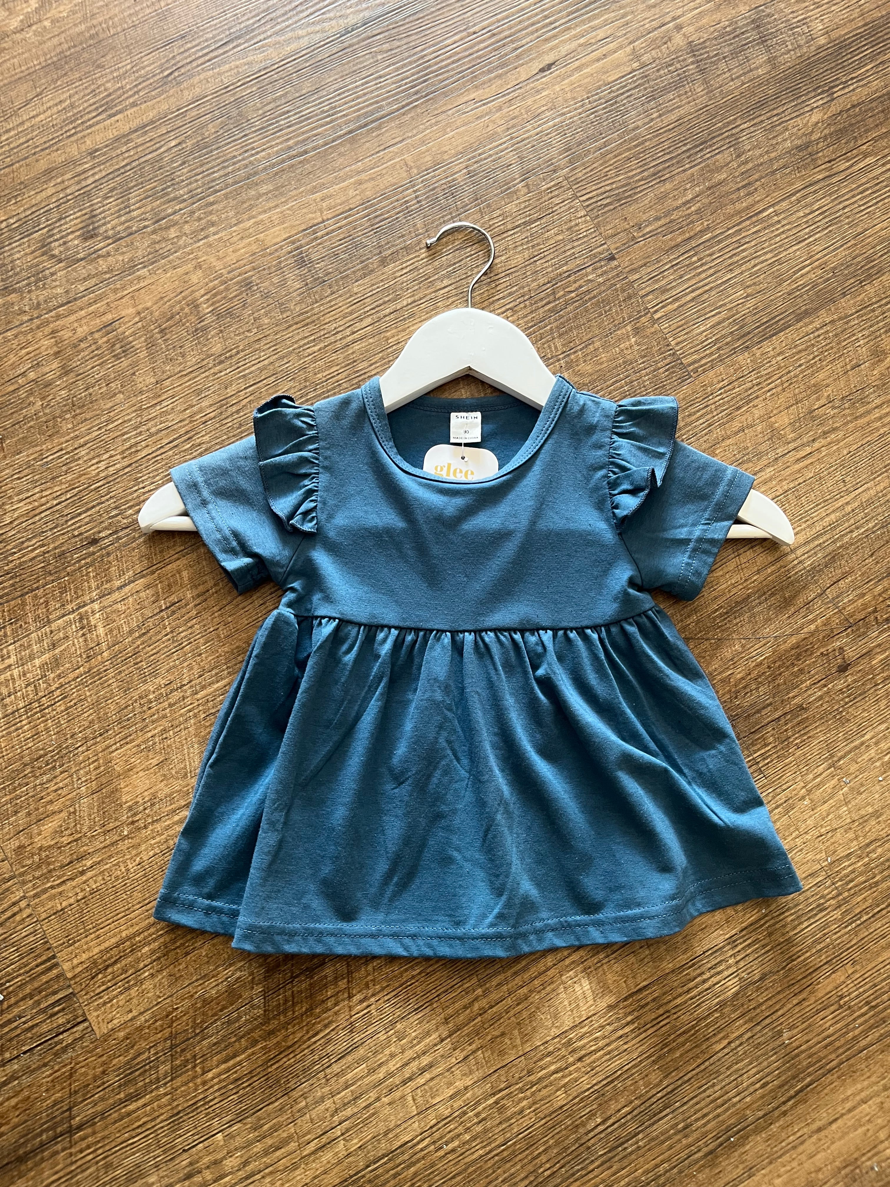 Conjunto de top y pantalones con estampado floral AR03