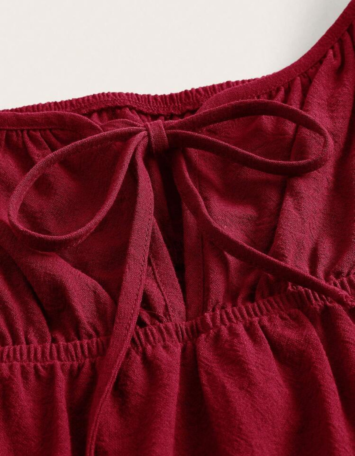 Elegante y romántico vestido de tirantes J25TF02