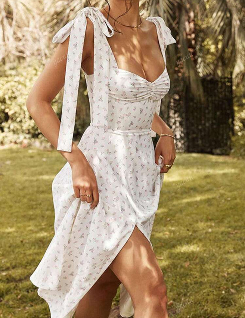 Vestido de tirantes finos con cuello en V A25PV08