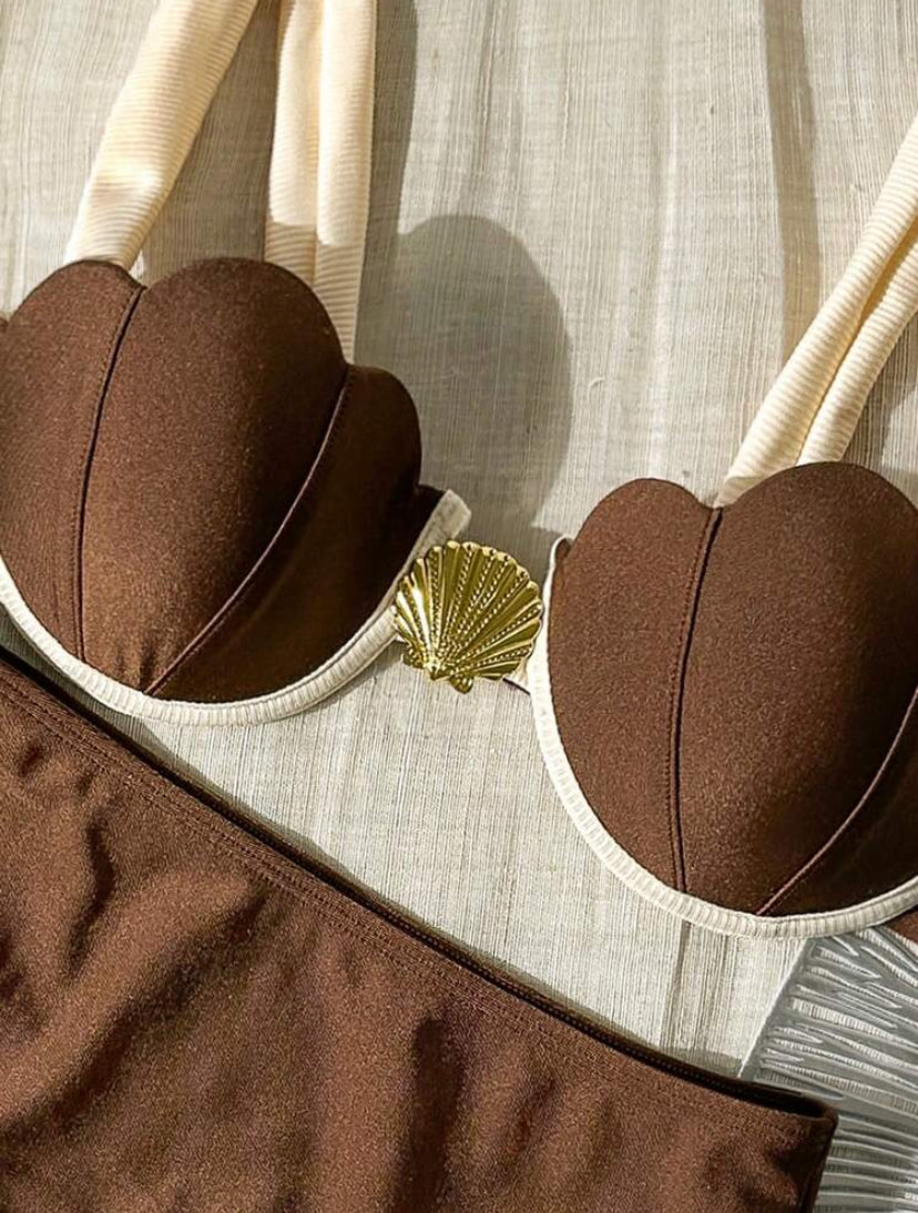 TRAJE DE BAÑO CON COPAS DE CONCHA M26YG07