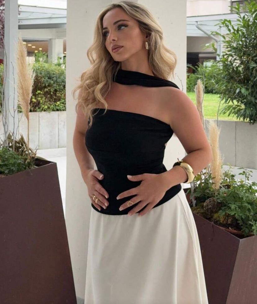 Blusa con espalda abierta E26XT01