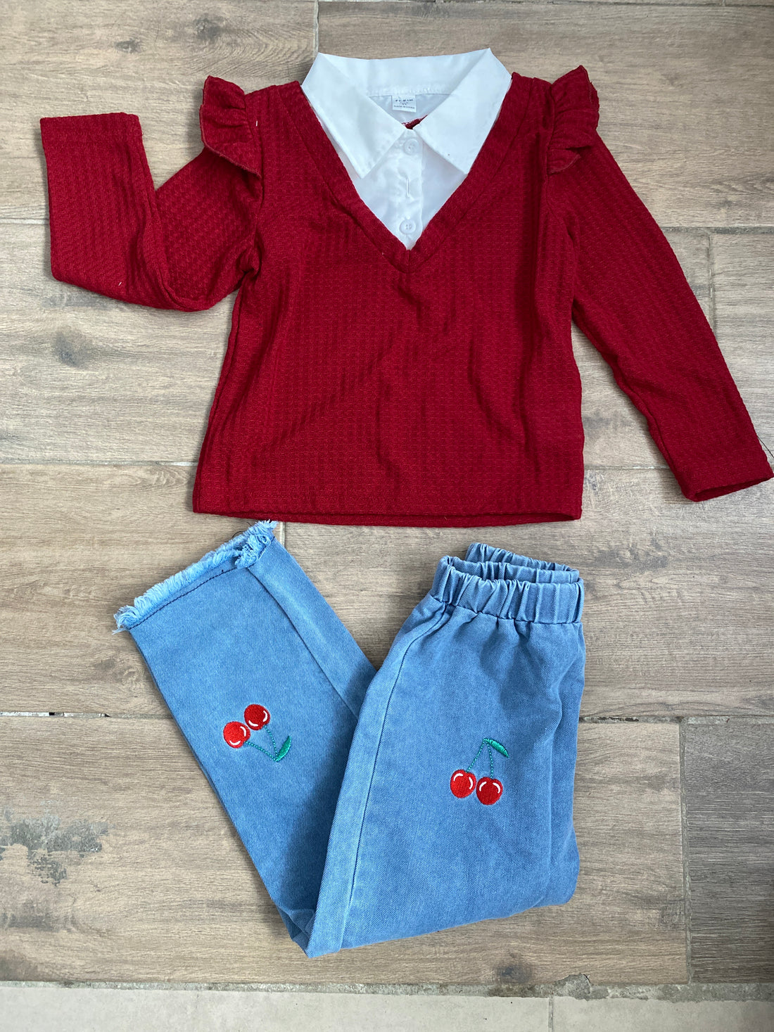 Pequeña Cherry Conjunto de pantalón y blusa manga larga de niña. J25SD05