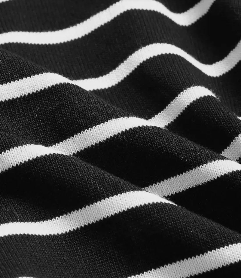 Suéter con cuello a rayas O25VW09