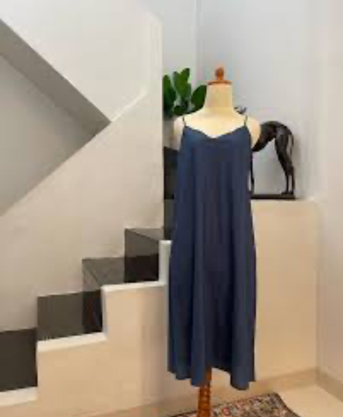 Vestido largo de satén azul J25SS07