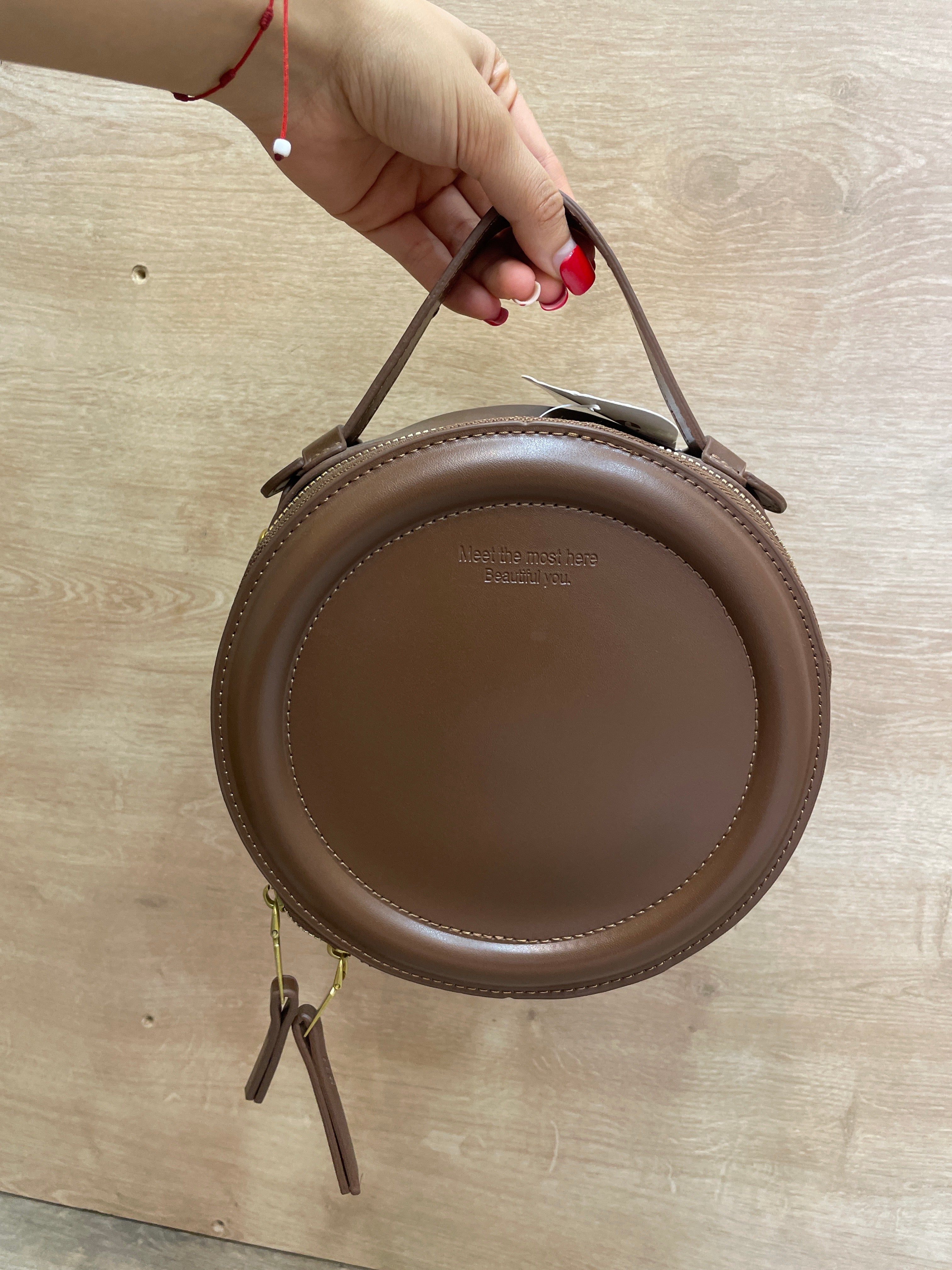 Aventura Soñada Bolso con Diseño Redondo. F25NC05