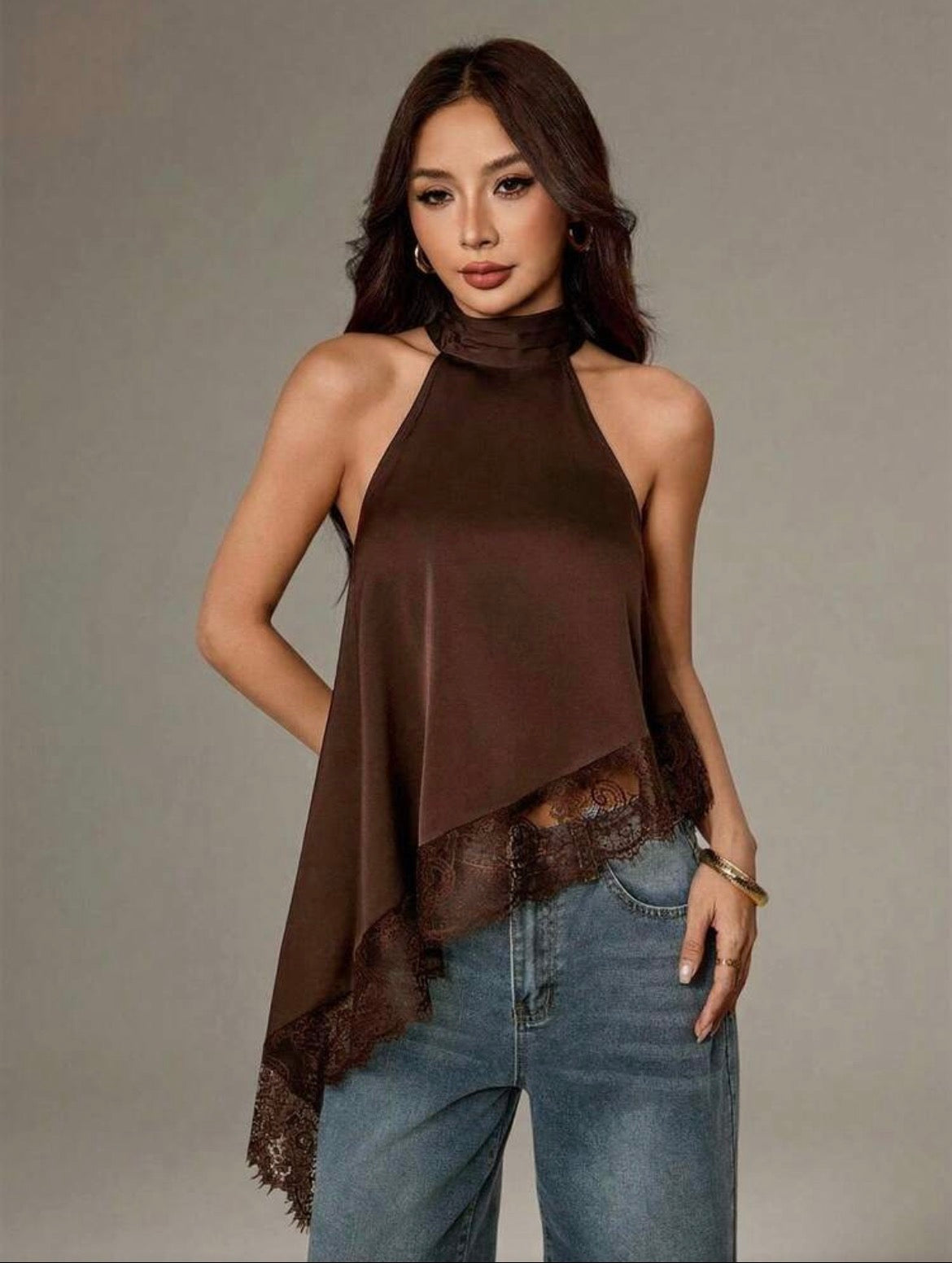 Blusa asimétrica de encaje