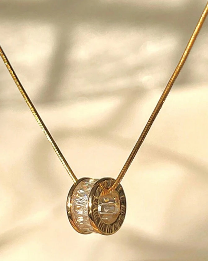 Destellos divinos con colgante de anillo At F25NH01