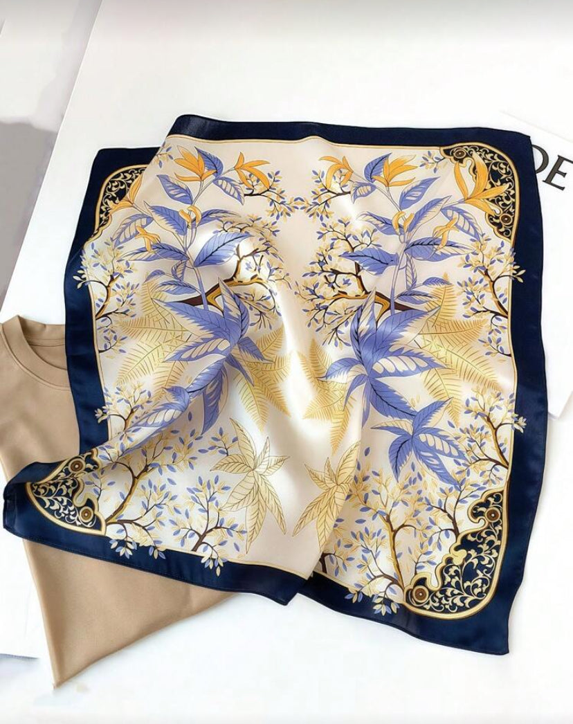 Pañuelo cuadrado con estampado O25WC06