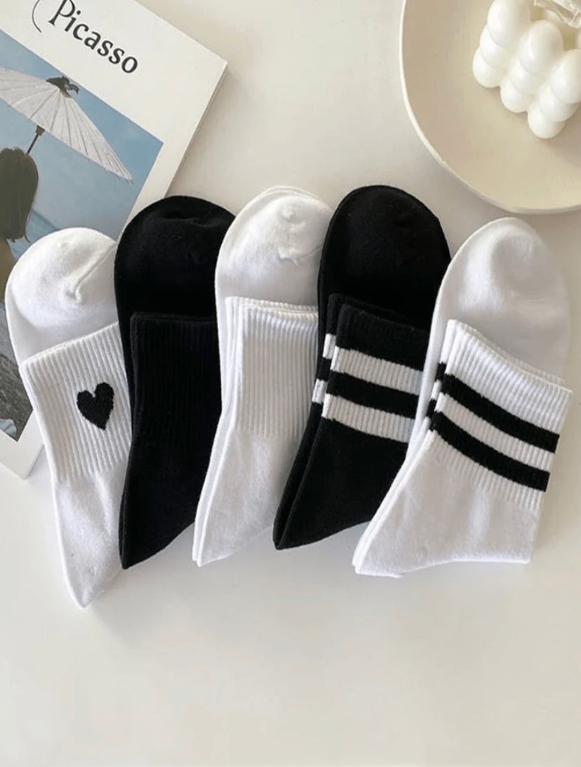 Tinta & Nieve calcetas blanco y negro M25ÑJ04