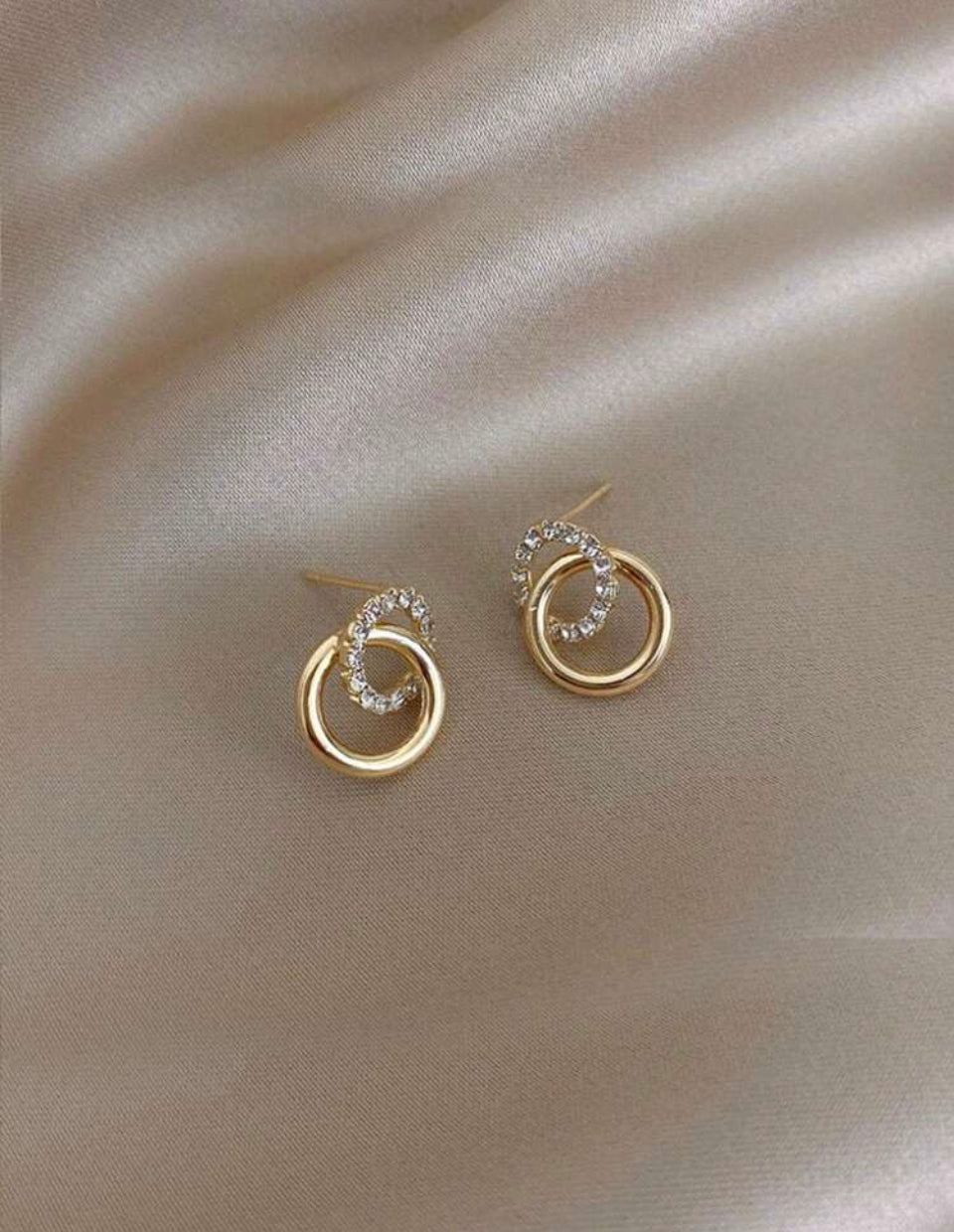 Oasis de Oro Pendientes de Tachuela con Diseño de Diamante C. F25MY07