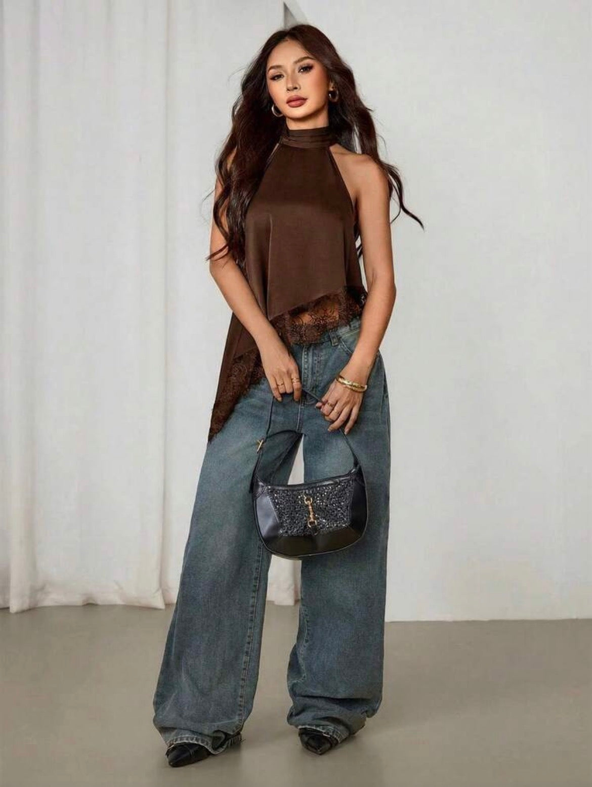 Blusa asimétrica de encaje