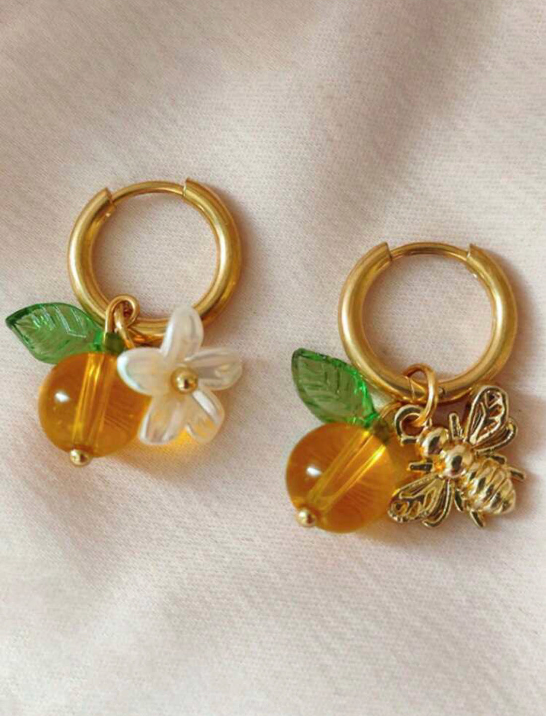 Pendientes de acero inoxidable con abeja y fruta naranja AC A25QD07