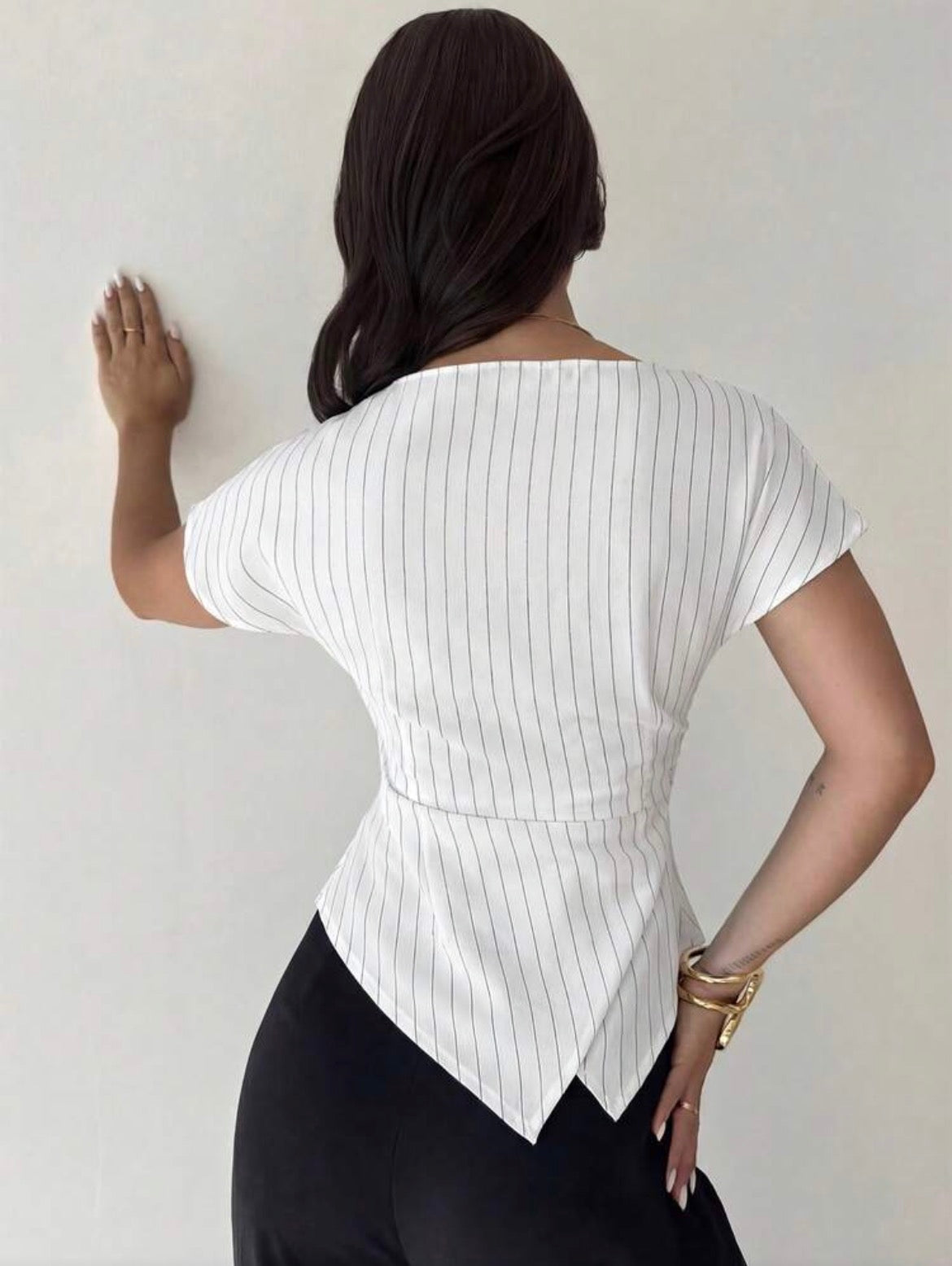 Blusa asimétrica para oficina