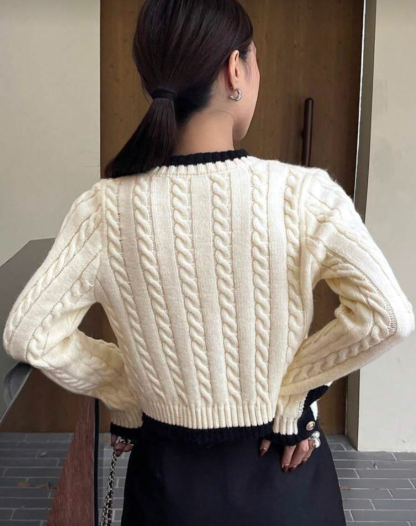 Suéter elegante con contraste N25WR05