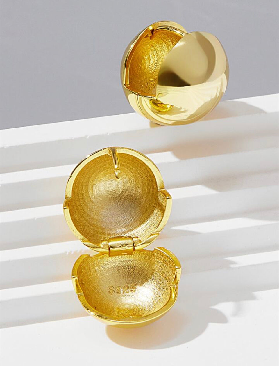 Brillo Esférico Pendientes de Oro Minimalista AC. F25MY08