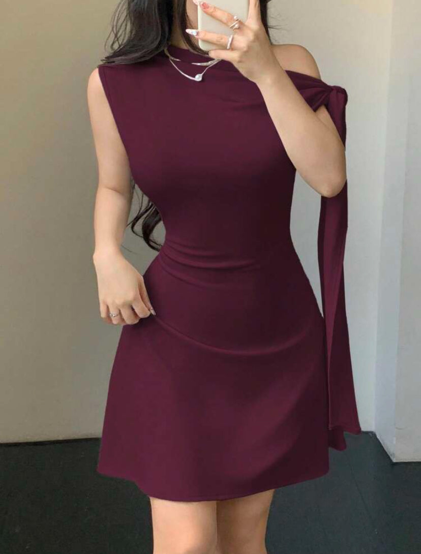 VESTIDO CORTO ASIMÉTRICO CON NUDO
