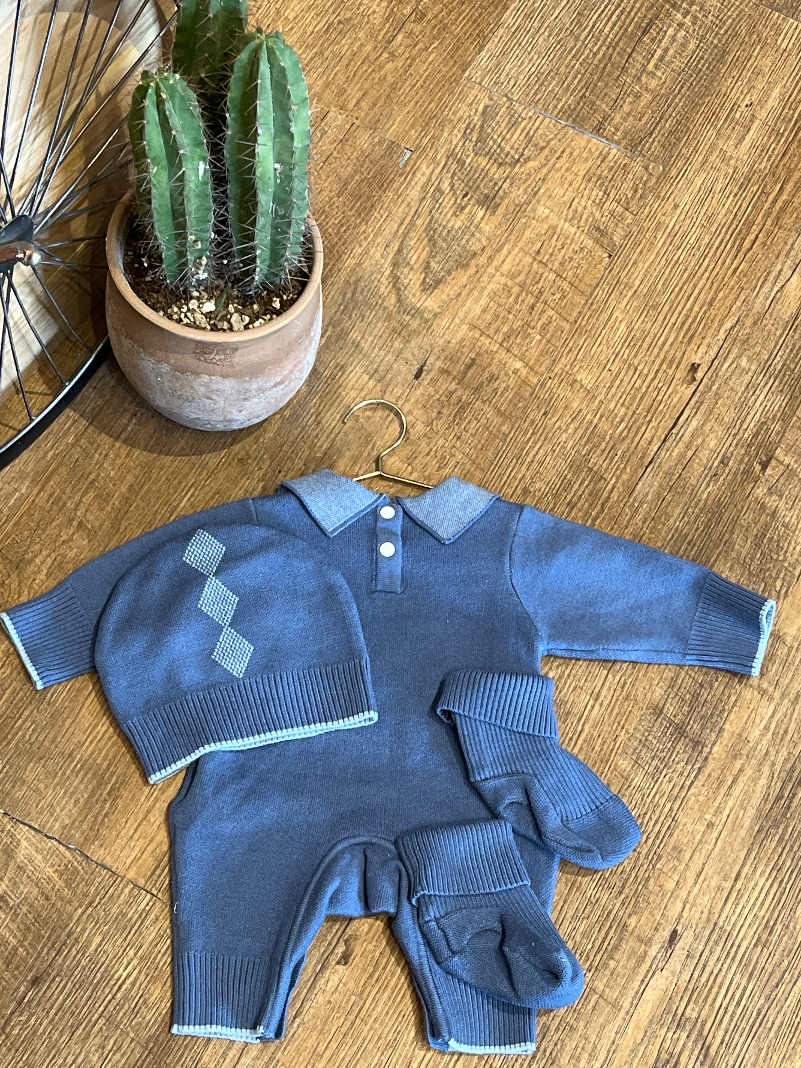 Conjunto de mameluco con patrón geométrico AT06 