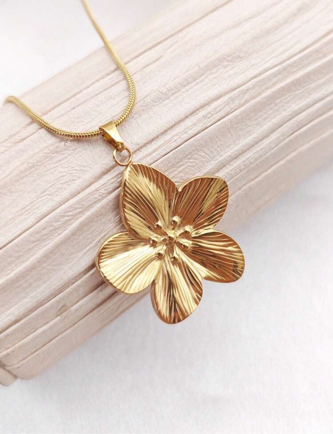 Collar aura floral AG25TU05