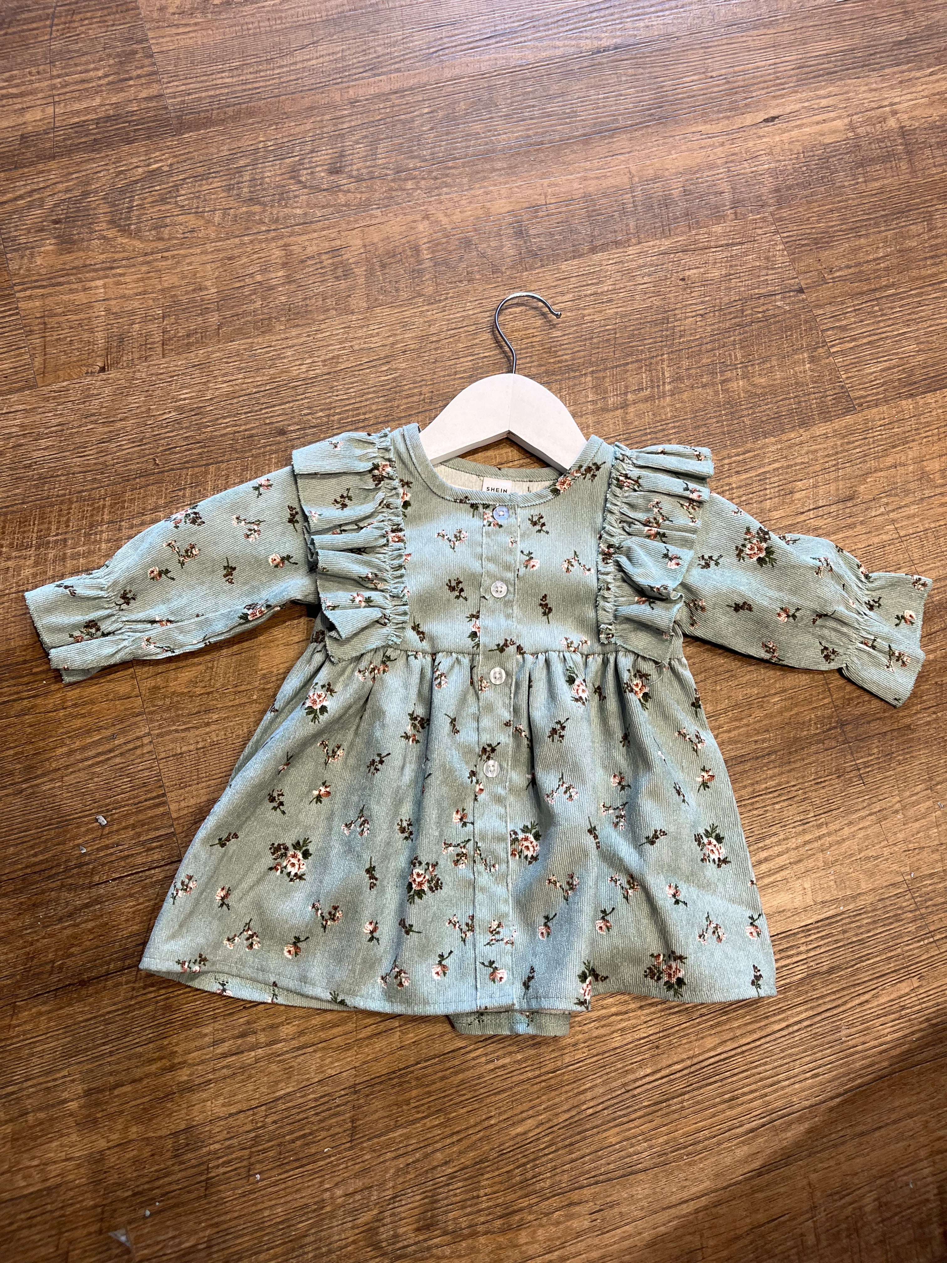 Vestido de pana manga larga con estampado floral AK06