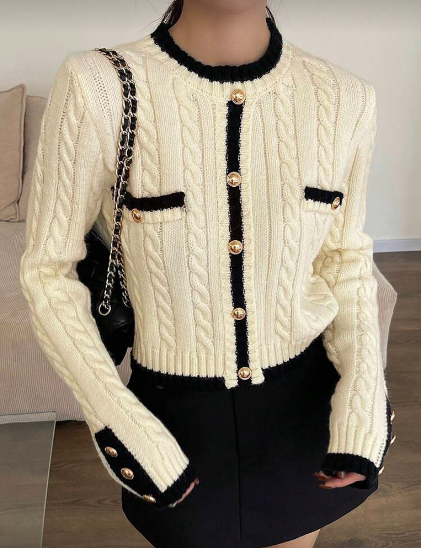 Suéter elegante con contraste N25WR05