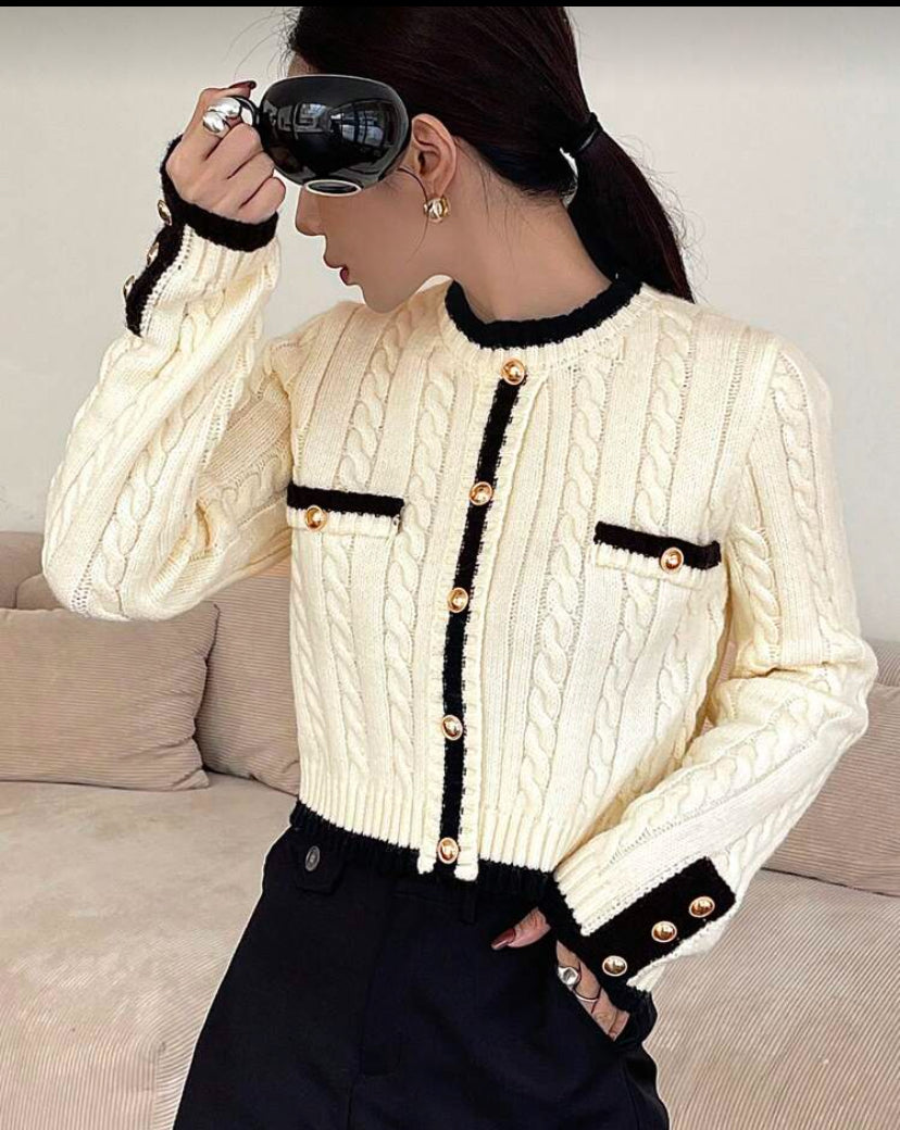 Suéter elegante con contraste N25WR05