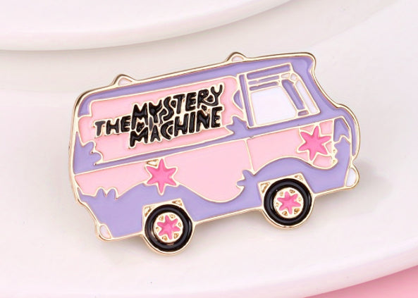 Broche con diseño de letras GC010