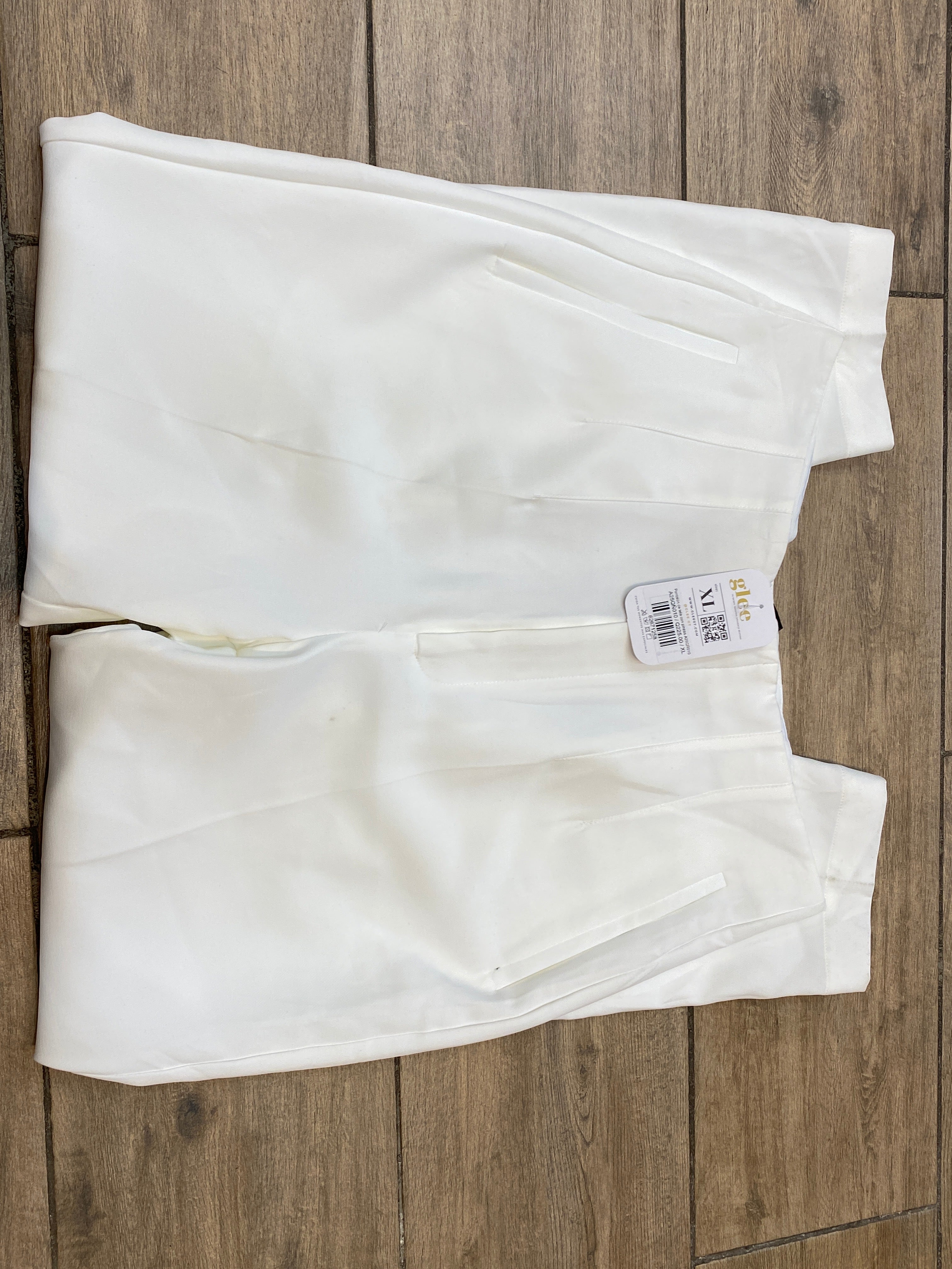 Pantalón de tela con pinzas A25QÑ010