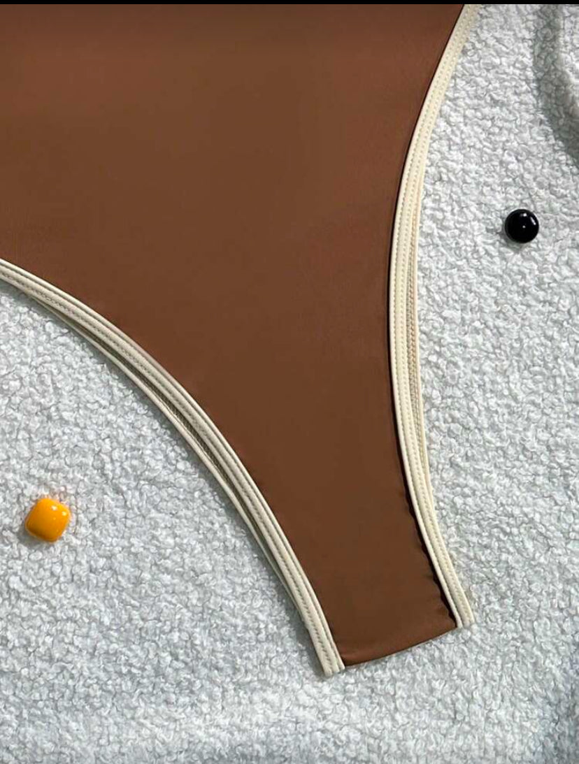 Traje de baño de una pieza E26XR05