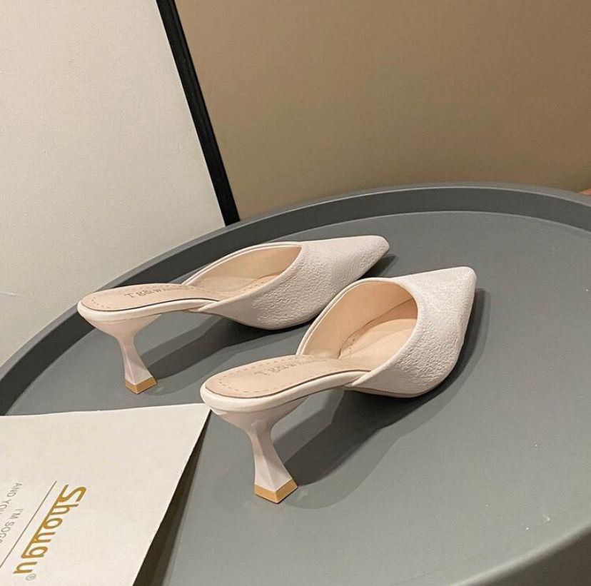 Sandalias de tacón alto con puntera cerrada A25ÑT02