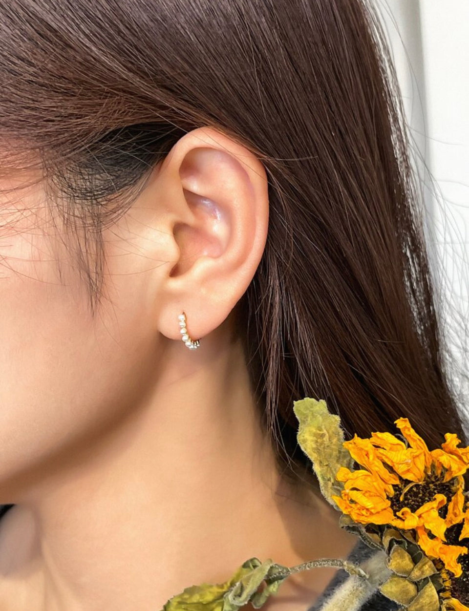 Círculo Luminoso Aretes de Aro Con Perlas C. F25NA010