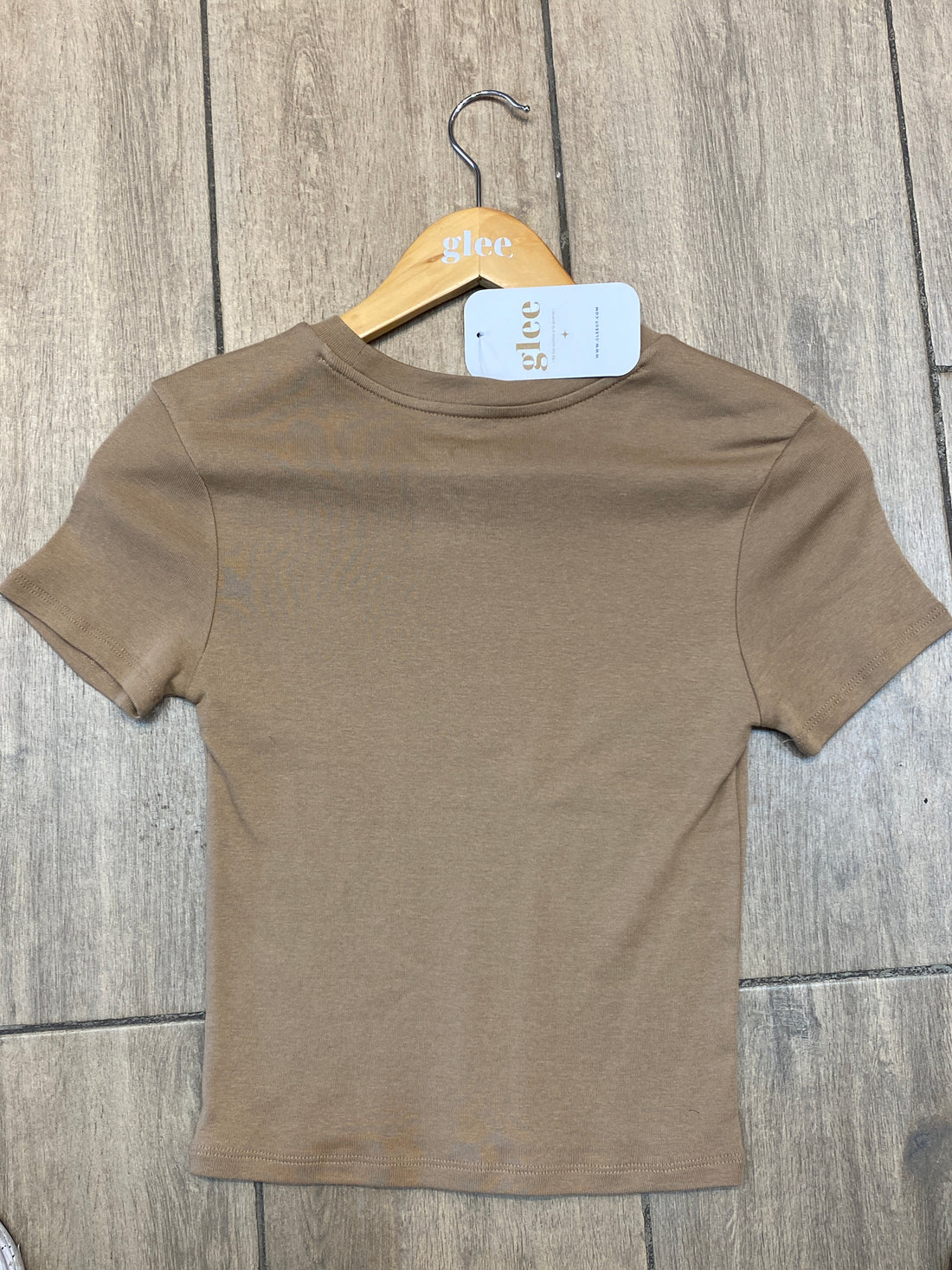 Playera OG Babe Café. U25AA02