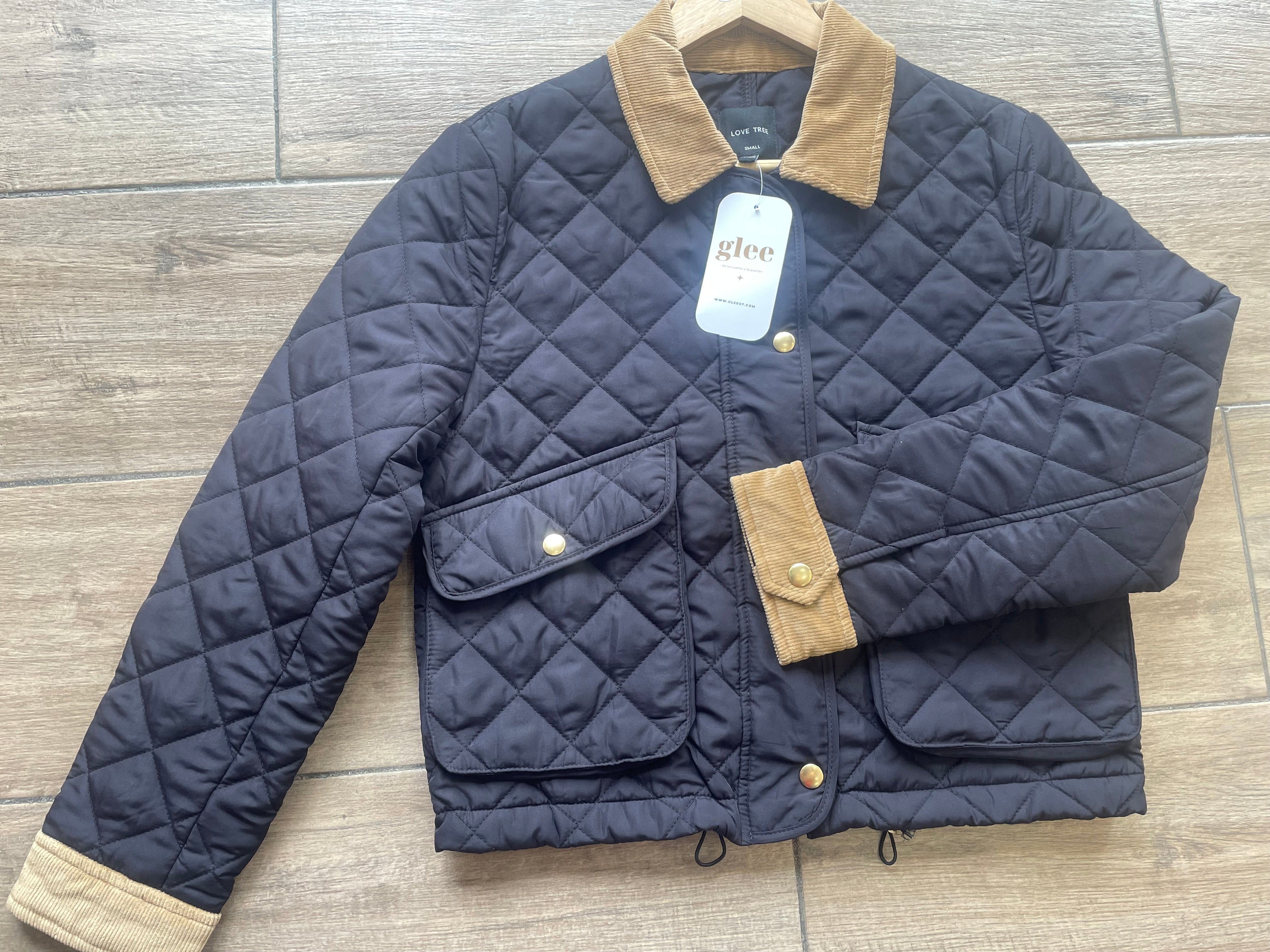 Chaqueta acolchada con cuello A25QQ02
