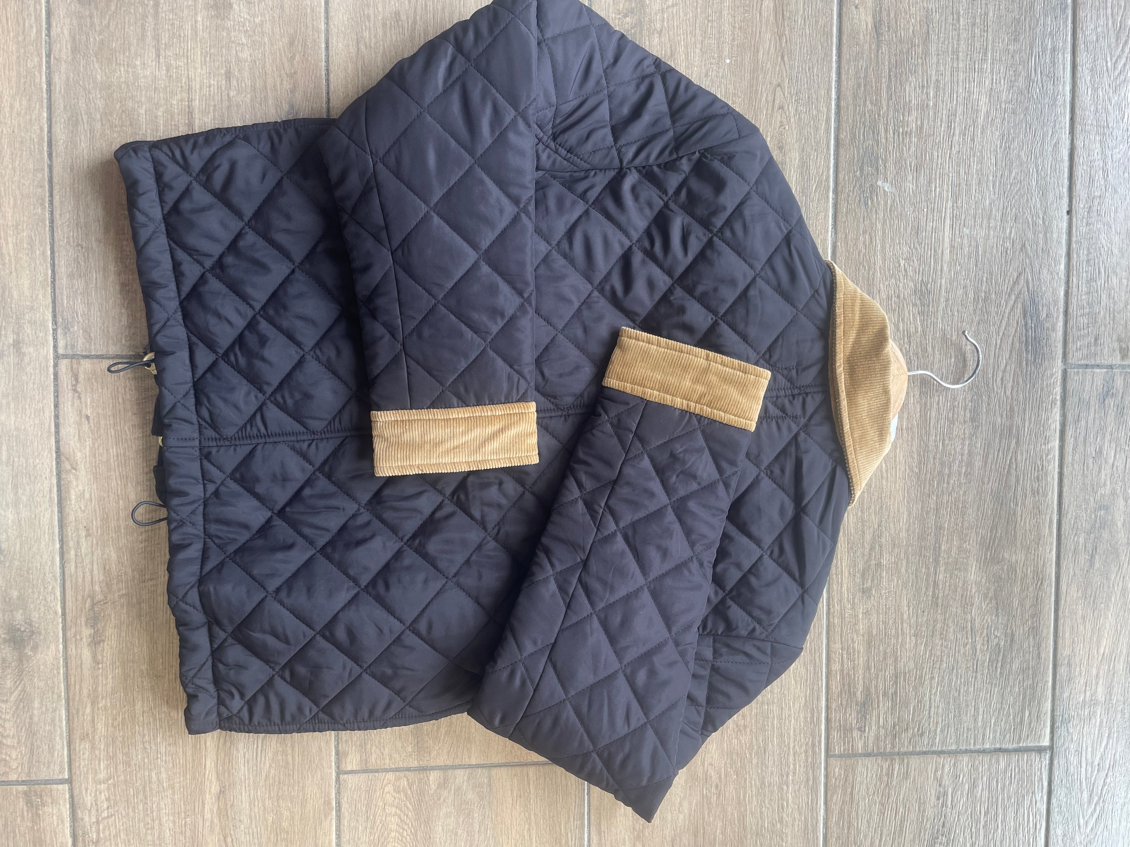 Chaqueta acolchada con cuello A25QQ02