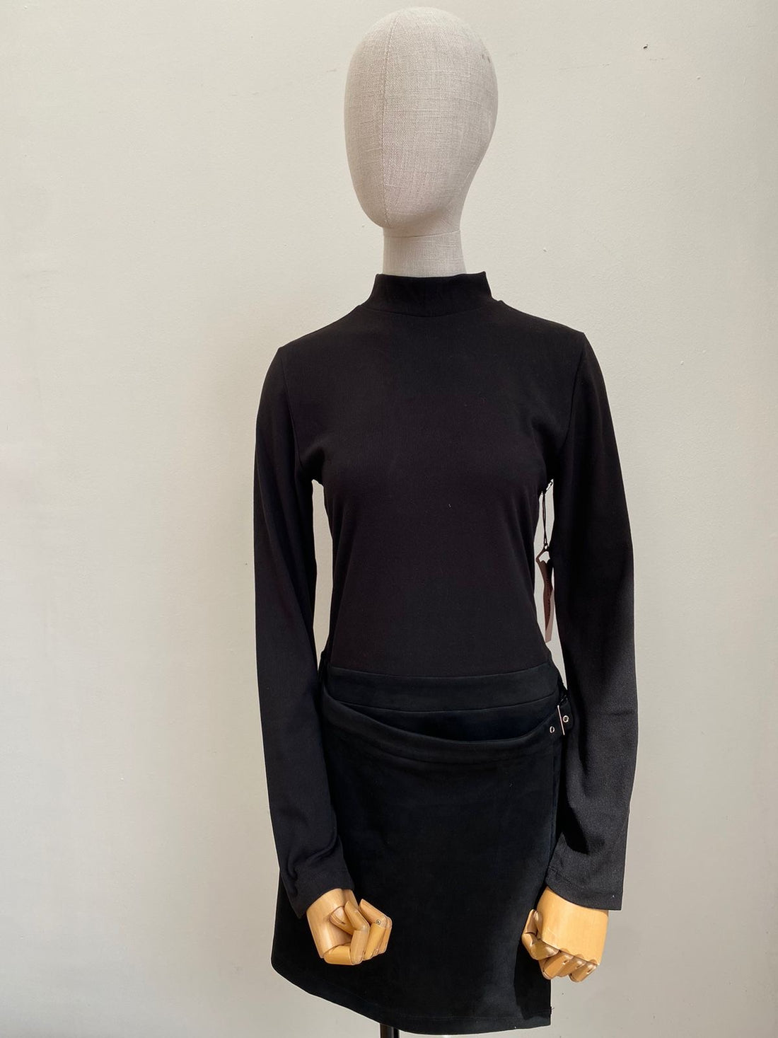 Vestido negro encantado O25VK02