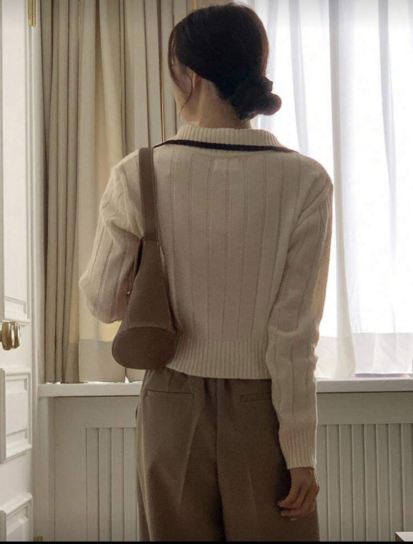 Suéter corto con cuello D25XC03