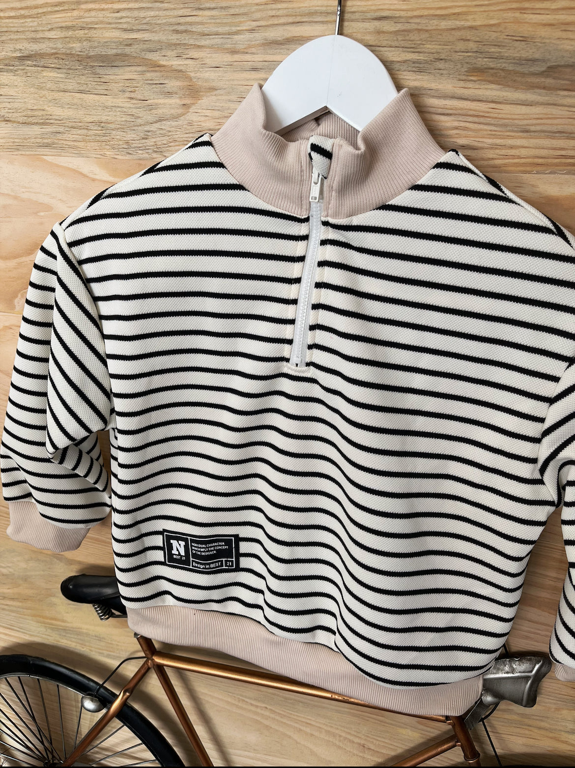 Sudadero de rayas para niño J25SE06