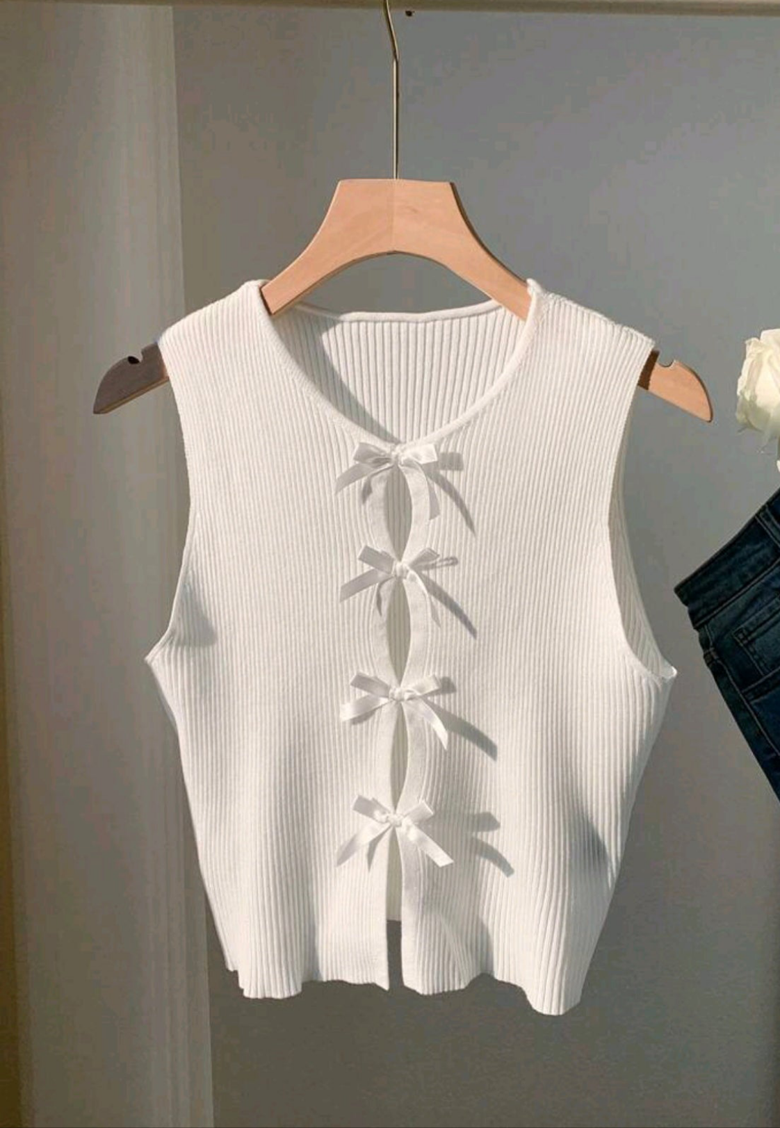 Top Unicolor con Decoración de Lazo E25MM010