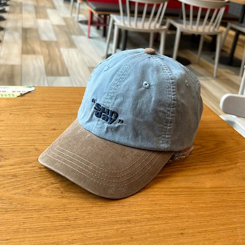 Gorra con Bordado de Letras A25LF07