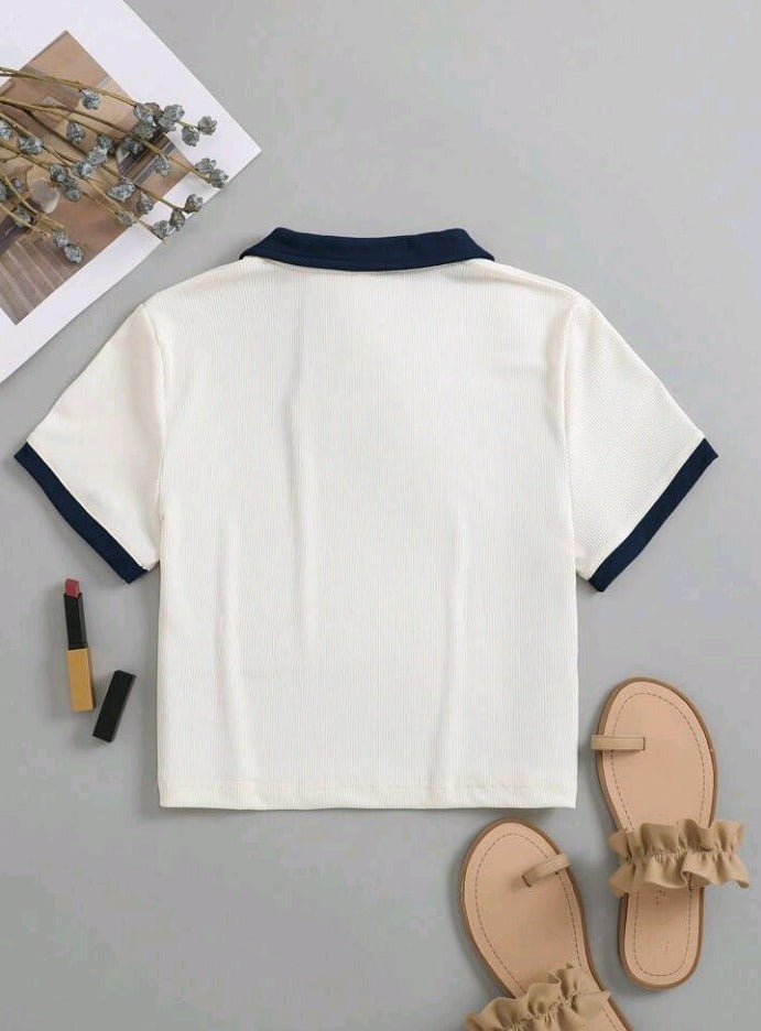 Camiseta gráfica para mujer con cuello de polo con bordado A25PW02