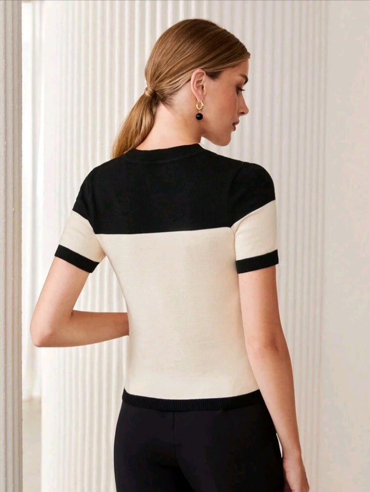 Top de Manga Corta con Bloques de Color A25FU04