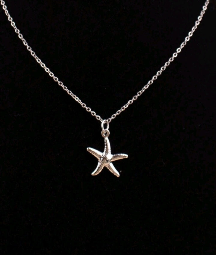 Collar de con Colgante de Estrella de Mar A25QK02