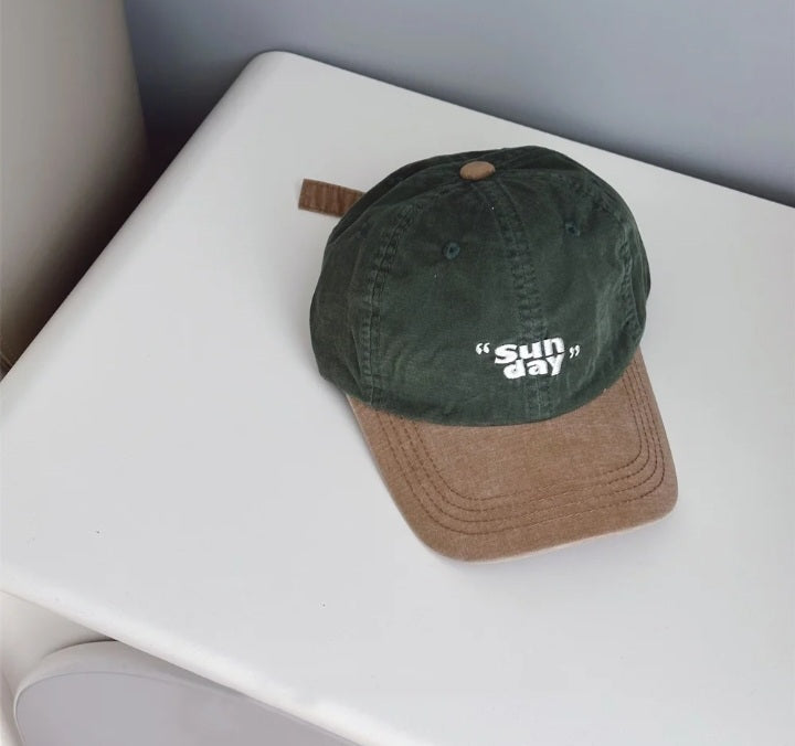 Gorra con Bordado de Letras A25LF07