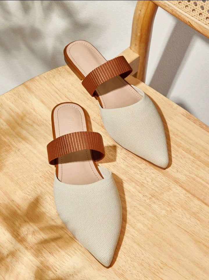 Zapatos Puntiagudos con Bloques de Color J25MA03