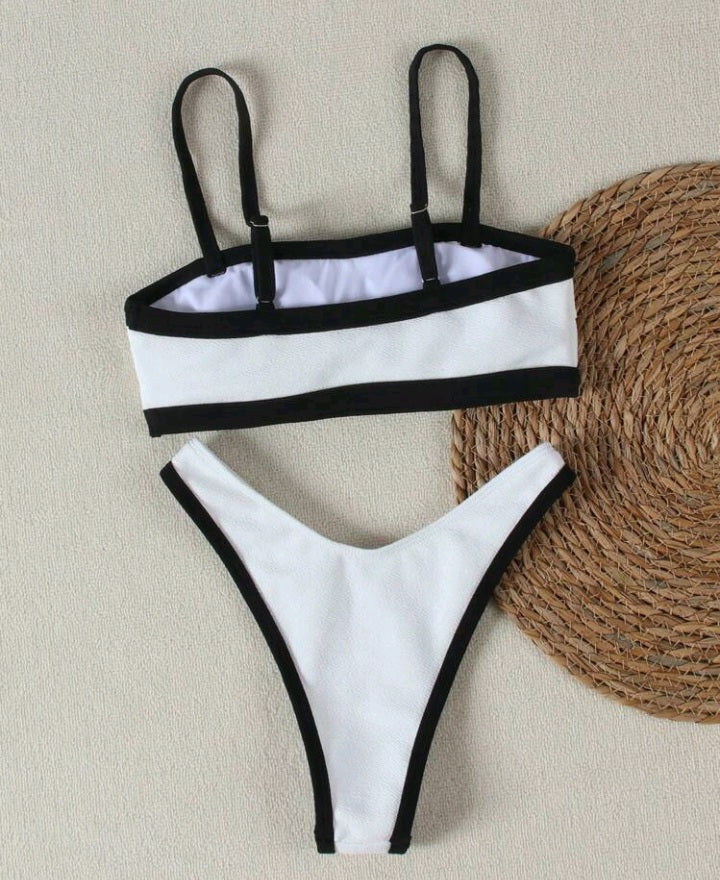 Diosas del Mar Bikini en Contraste de Colores F25NY01