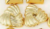 Pendientes de botón dorados MD06
