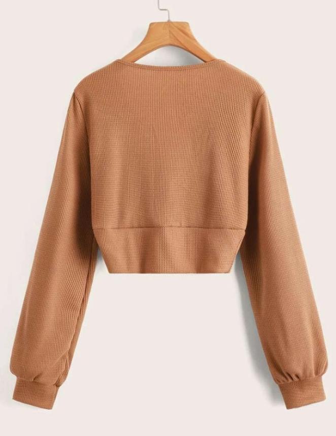 Camiseta corta con botón CV01